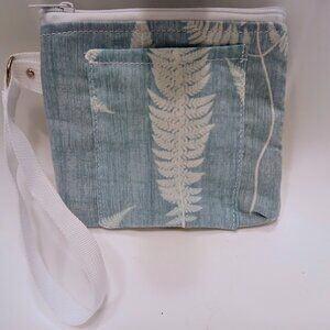 New Clutch Wristlet Wallet Fern Leaf Mint Green Coin Purse Zippy Pouch Nature